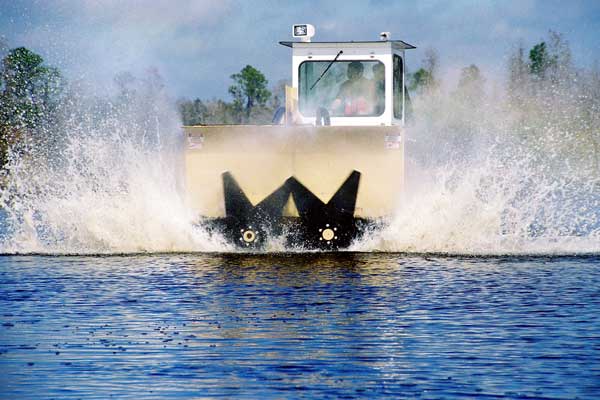 AQWH-Swamp-Devil-6-Sided-Blades Aquatic Vegetation Cutter blades used to propel the boat through the water.